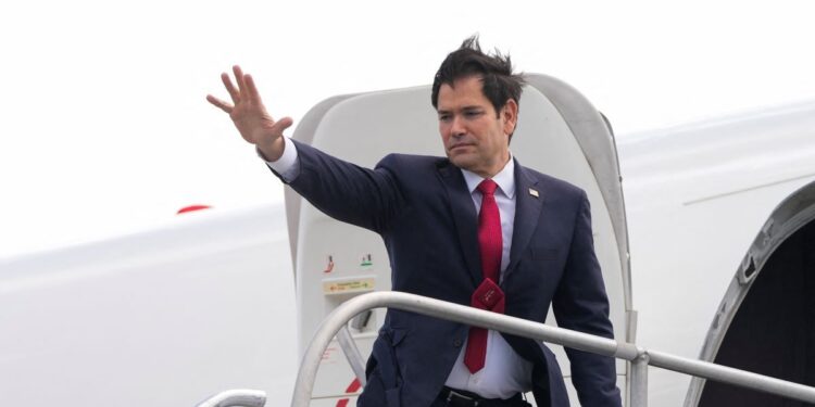 Marco Rubio llega a Guatemala para abordar la crisis migratoria