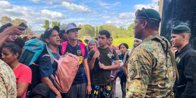 Caravana de migrantes desiste de continuar su viaje a EEUU por temor a ser deportados