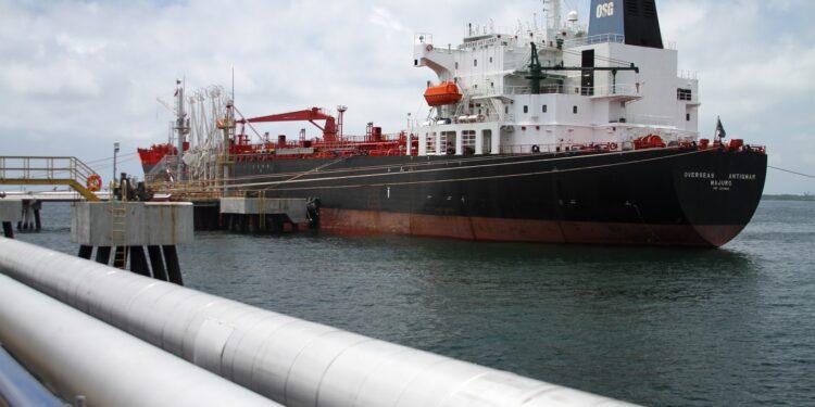 Exportaciones petroleras de Venezuela subieron 15% en enero por mayores envíos de Chevron y ventas a China