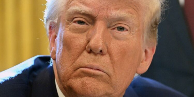 Trump revoca concesiones petroleras que Biden dio al régimen de Maduro