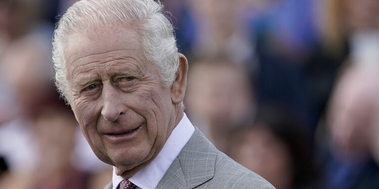 Hospitalizan al rey Carlos III en medio de su batalla contra el cáncer
