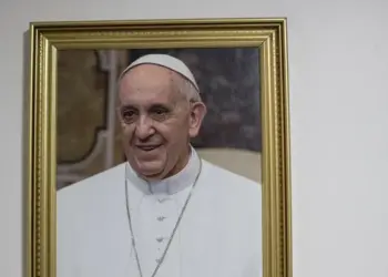 El papa Francisco cumple 12 de años de pontificado en hospital y con el futuro de Iglesia en el aire