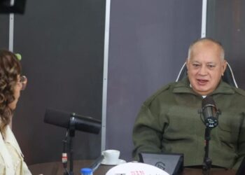 Diosdado Cabello: Vamos a instalar un Punto y Círculo en Petare que servirá de ejemplo para los barrios del país