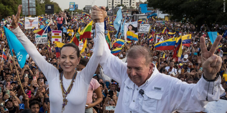 Machado y González Urrutia respaldan acciones de EEUU tras deportación de venezolanos a El Salvador