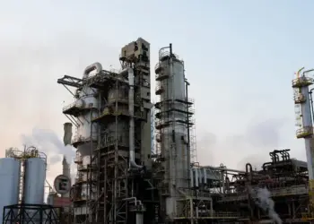 El petróleo de Texas sube un 3 % tras la amenaza de Trump con aranceles al petróleo ruso