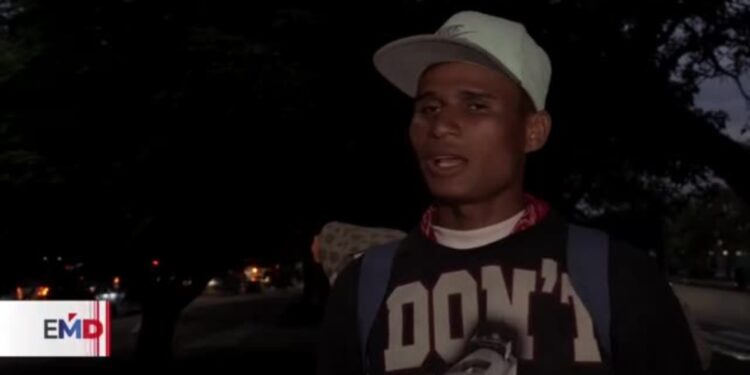 Numerosos venezolanos cambian planes de migrar, según encuesta