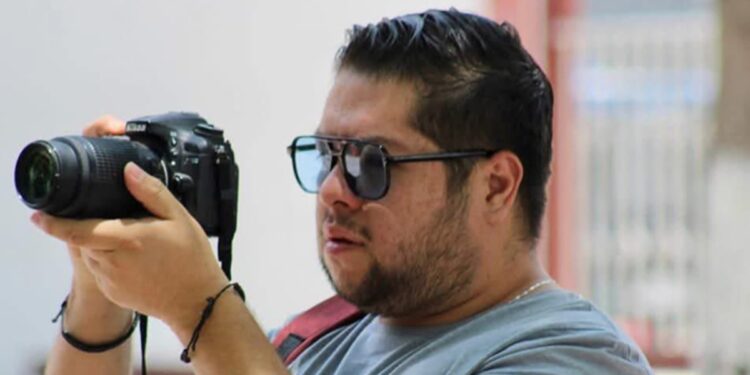 Matan a tiros a periodista digital en violento estado mexicano