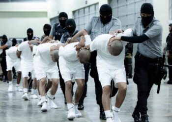 Gobierno de Trump defenderá en corte las deportaciones de venezolanos a pesar de la orden judicial