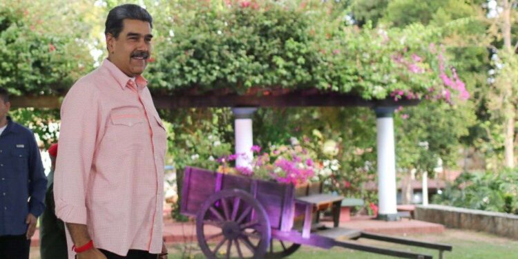 Maduro reitera que «Venezuela nunca se rendirá ante EEUU y sus sanciones económicas»