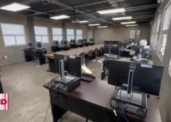 Organizaciones en Tijuana suspenden servicios para migrantes por recortes de USAID