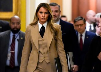 Melania Trump acude al Capitolio a apoyar ley contra la violencia en internet