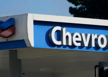 ¿Quién llenará el vacío de Chevron tras la orden de cierre de operaciones en Venezuela?