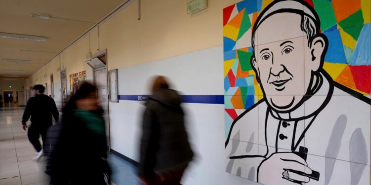 Vaticano: Papa Francisco sufre nuevas crisis respiratorias