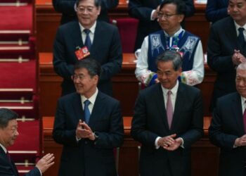 China mantiene objetivo de crecimiento económico «en un 5 %» en medio de aumento de aranceles por EEUU