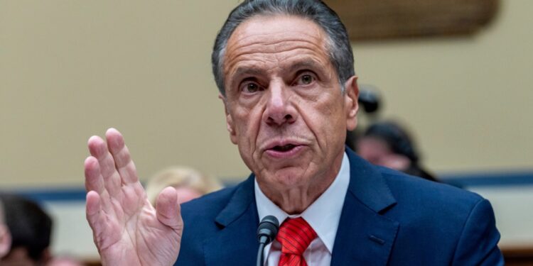 Exgobernador Andrew Cuomo aspirará a alcaldía de Nueva York