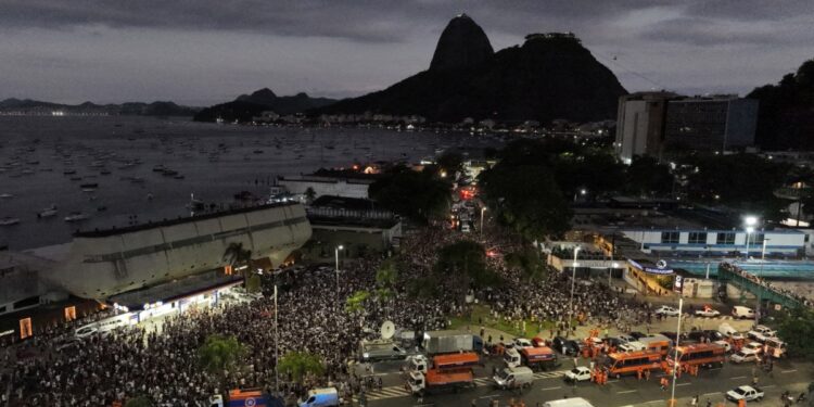 Altas temperaturas marcan el carnaval de Brasil y robustecen la economía