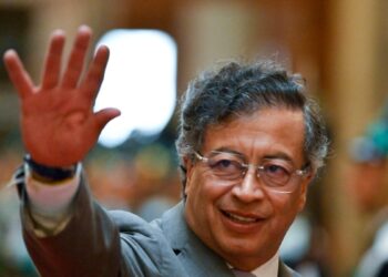 «Que cese el ego», dice Petro en reunión televisada con ministros luego de crisis