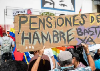 Manifestantes exigen aumento de pensiones en Venezuela, de menos de 2 dólares: «Nos aplican la pena de muerte»