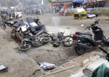Un soldado muerto y varios heridos tras atentado con moto bomba en Colombia