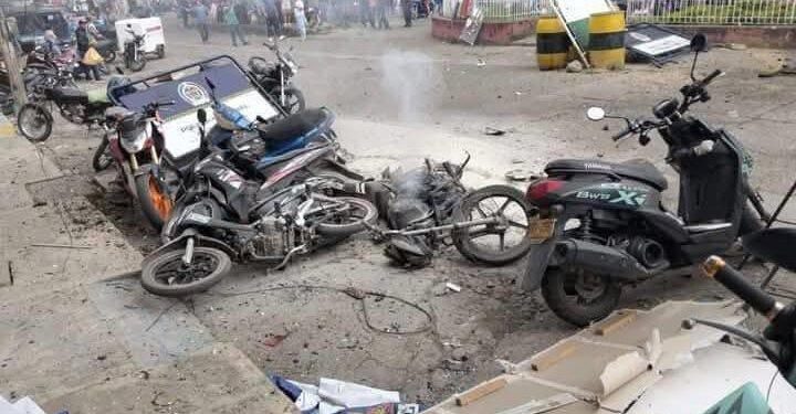 Un soldado muerto y varios heridos tras atentado con moto bomba en Colombia