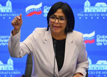 Delcy Rodríguez denuncia postura «guerrerista» del presidente de Guyana, Irfaan Ali