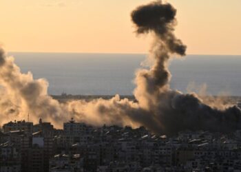 Israel bombardea las afueras de Beirut por primera vez tras cuatro meses de alto el fuego