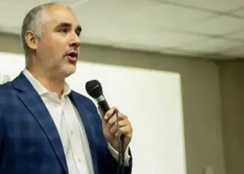 Luis Oliveros: «Pedir sanciones no te hace más opositor, sino más indiferente con Venezuela»