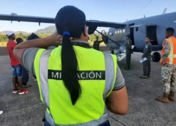 Encerrados en un campamento en la jungla, los migrantes deportados a Panamá se enfrentan a un futuro incierto