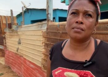 «Cuando reconocí a mi hijo sentí que me estaban sacando el alma»: el barrio de Venezuela que llora a 4 migrantes deportados a El Salvador