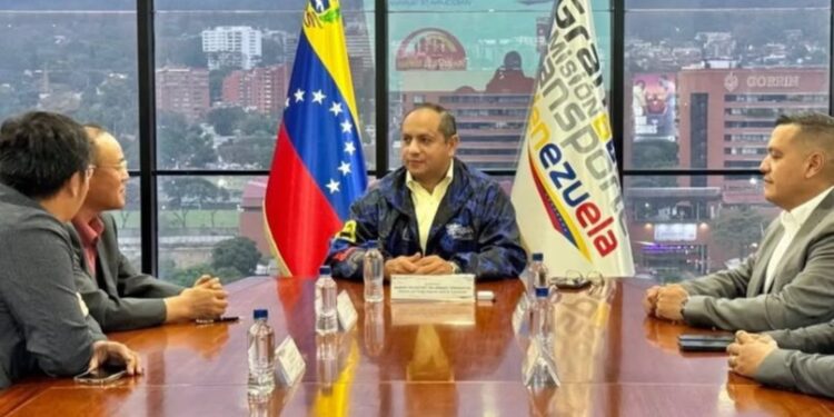 Venezuela firma acuerdo con empresa china para construir puentes de acero en el país