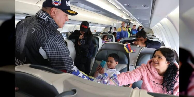Diosdado Cabello confirma que «ni uno» de los 919 repatriados desde febrero es del Tren de Aragua