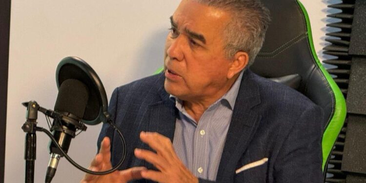 Martínez rechaza amenazas a importadores de petróleo venezolano: «Sería la mayor agresión desde nuestra existencia como República»