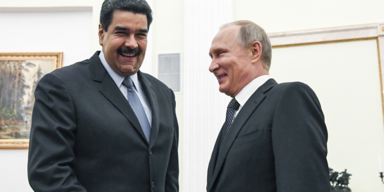 Putin dice a Maduro que tratado de asociación está listo y le invita a Moscú para su firma