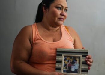 Los ‘falsos positivos’ de Bukele: adolescentes señalados como pandilleros en videos de 10 segundos