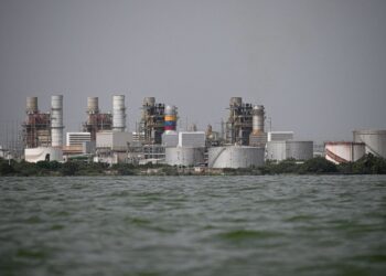 Dirigentes políticos agradecen aumento de presión al régimen chavista