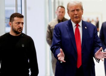 Trump dice que para volver al diálogo, Zelenski debe hablar de paz sin atacar a Putin