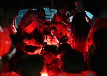 Arrestan a dos sospechosos por el tráfico de 20.000 inmigrantes en Los Ángeles