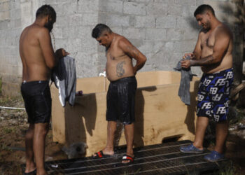 Panamá, el último muro para que los migrantes retornados desde EE.UU. vuelvan a casa