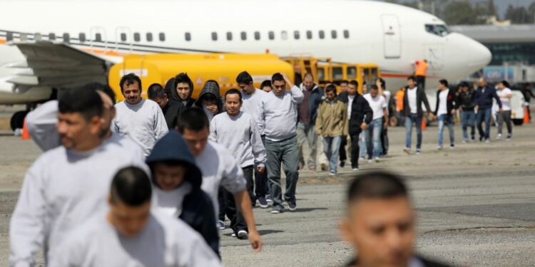 El Gobierno de Trump lanza una ‘App’ para que los indocumentados se «autodeporten»