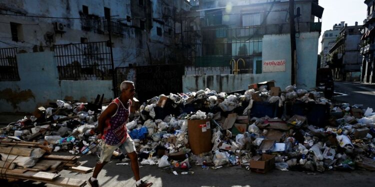 Cubanos se quedan sin opciones, advierte sacerdote ante la crisis generalizada