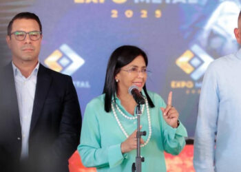 Vicepresidenta aseguró que el Gobierno trabaja en el rescate de migrantes venezolanos en «campos de concentración» en El Salvador