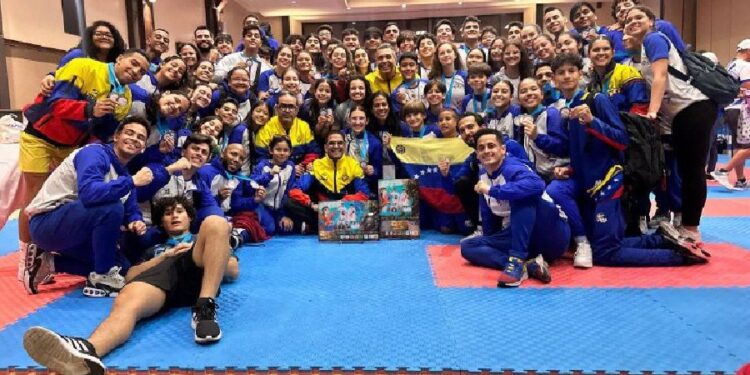 Presidente felicitó a delegación venezolana que conquistó título Centroamericano y del Caribe en Karate Do
