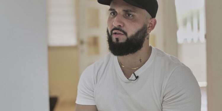 Después de un tiempo en Guantánamo, un venezolano deportado de EEUU se adapta a su país natal