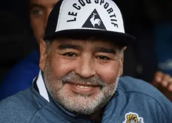 Detienen al custodio de Diego Maradona por falso testimonio en el juicio