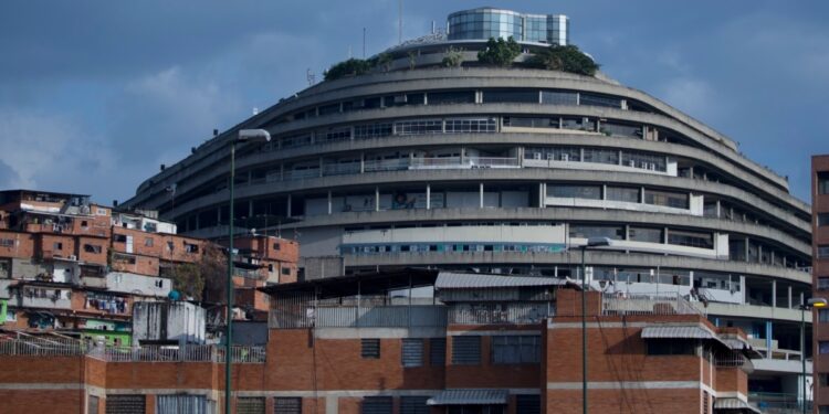 Presos del Helicoide inician huelga de hambre