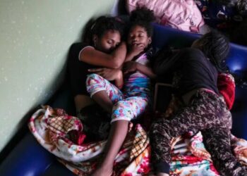 Cerca de un centenar de migrantes regresa cada día a Colombia desde Estados Unidos y México