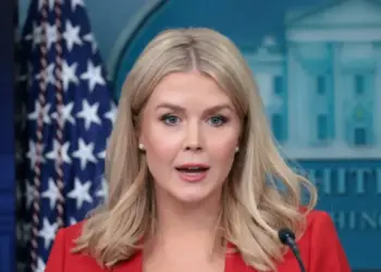 La Casa Blanca «no tiene dudas» que venezolanos enviados a El Salvador son del Tren de Aragua