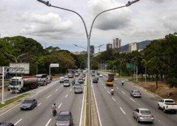 #Atentos: Cierran parcialmente el viaducto de la Autopista Gran Cacique Guaicaipuro sentido Petare (+detalles)