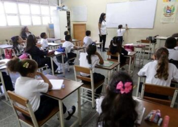 Escuelas han recibido a medio millón de niños que retornaron a Venezuela