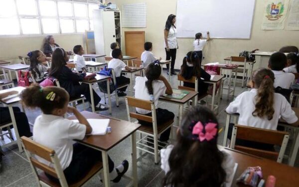 Escuelas han recibido a medio millón de niños que retornaron a Venezuela
